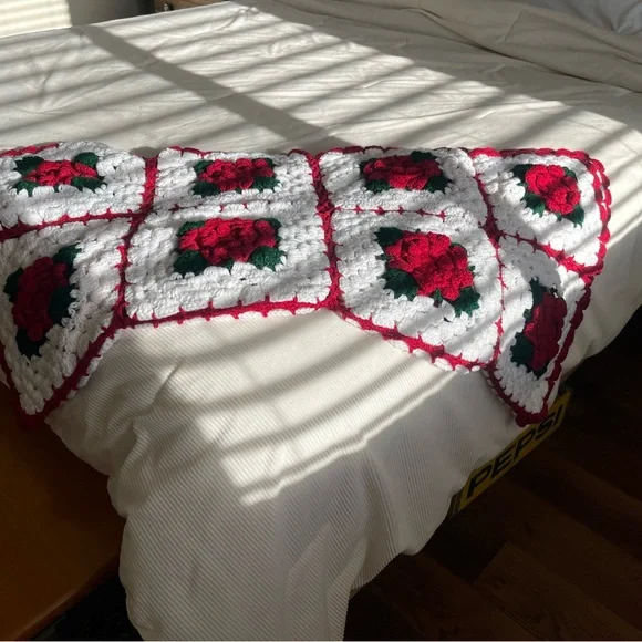 Handmade Antique Rose Throw - Picture 1 of 2